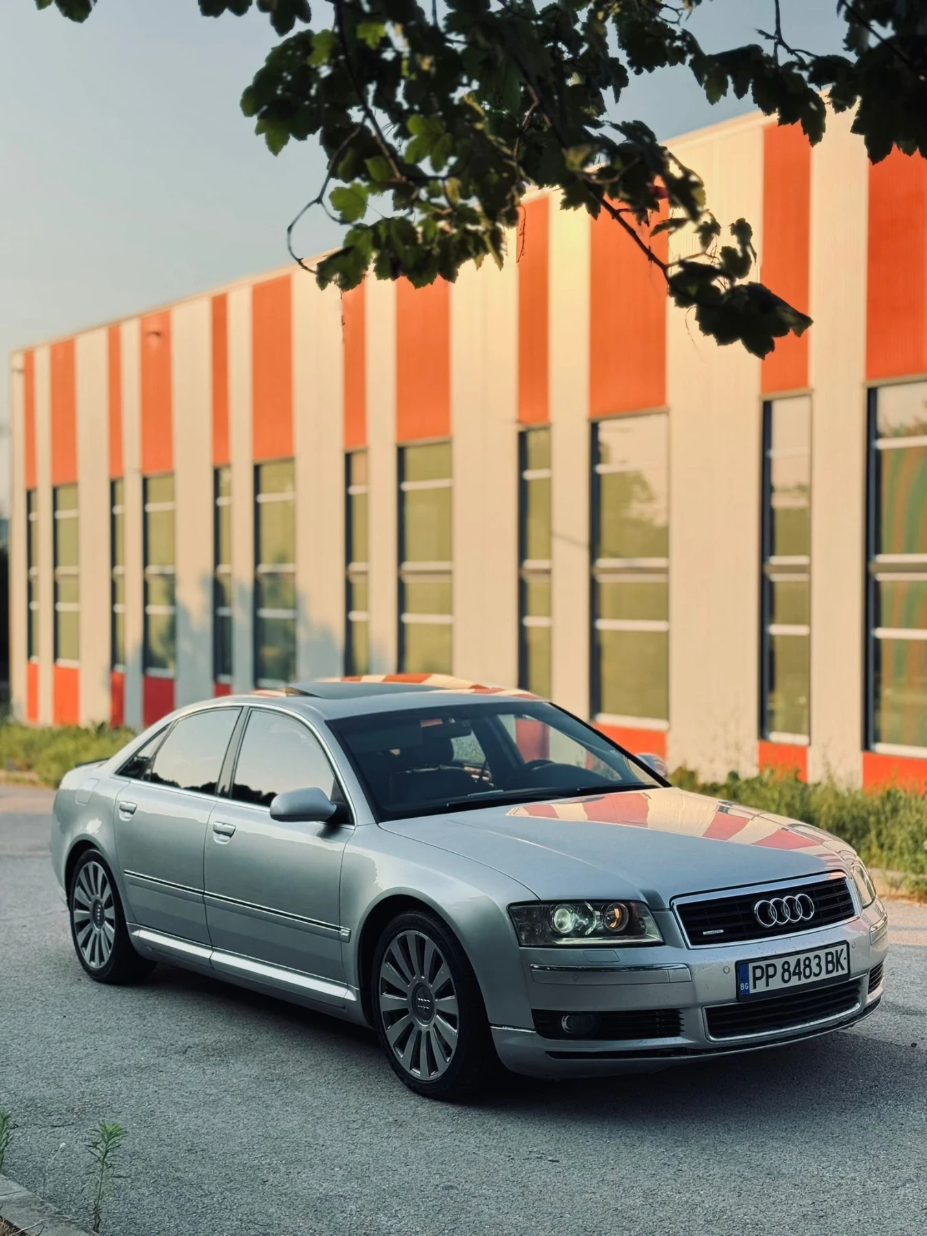 Audi A8  - изображение 2