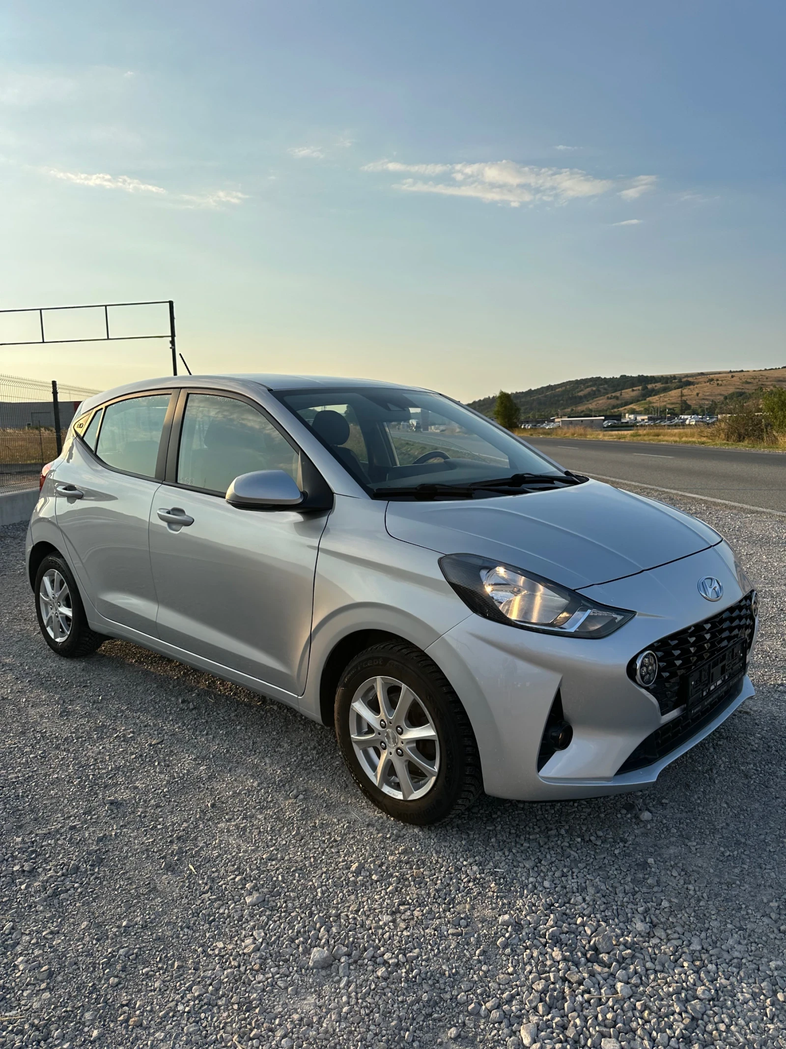 Hyundai I10 1.0i APPLE CARPLAY EURO 6D TUV COC - изображение 4