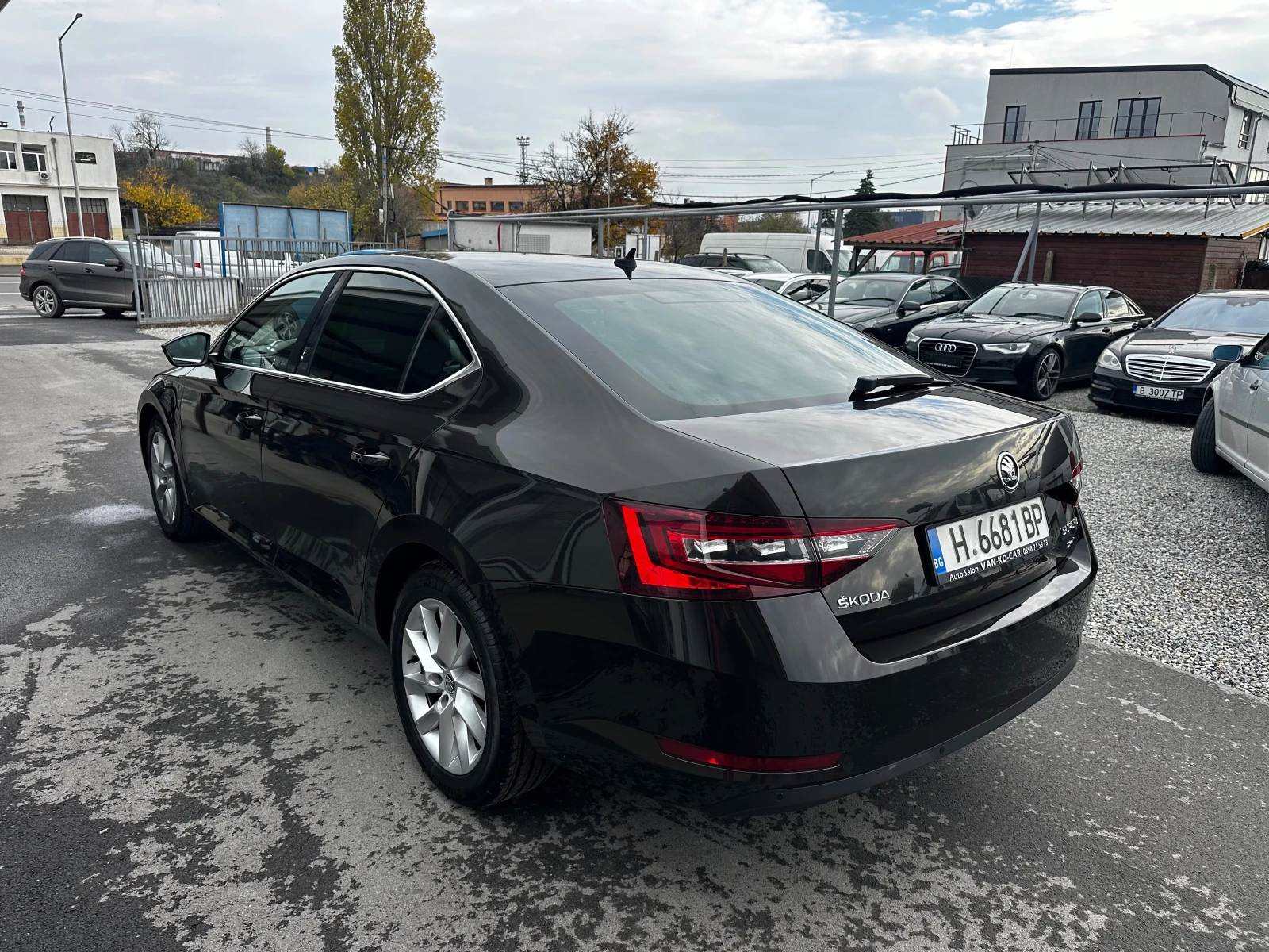 Skoda Superb 2.0TDI 150к.с 4х4 FULL - изображение 3