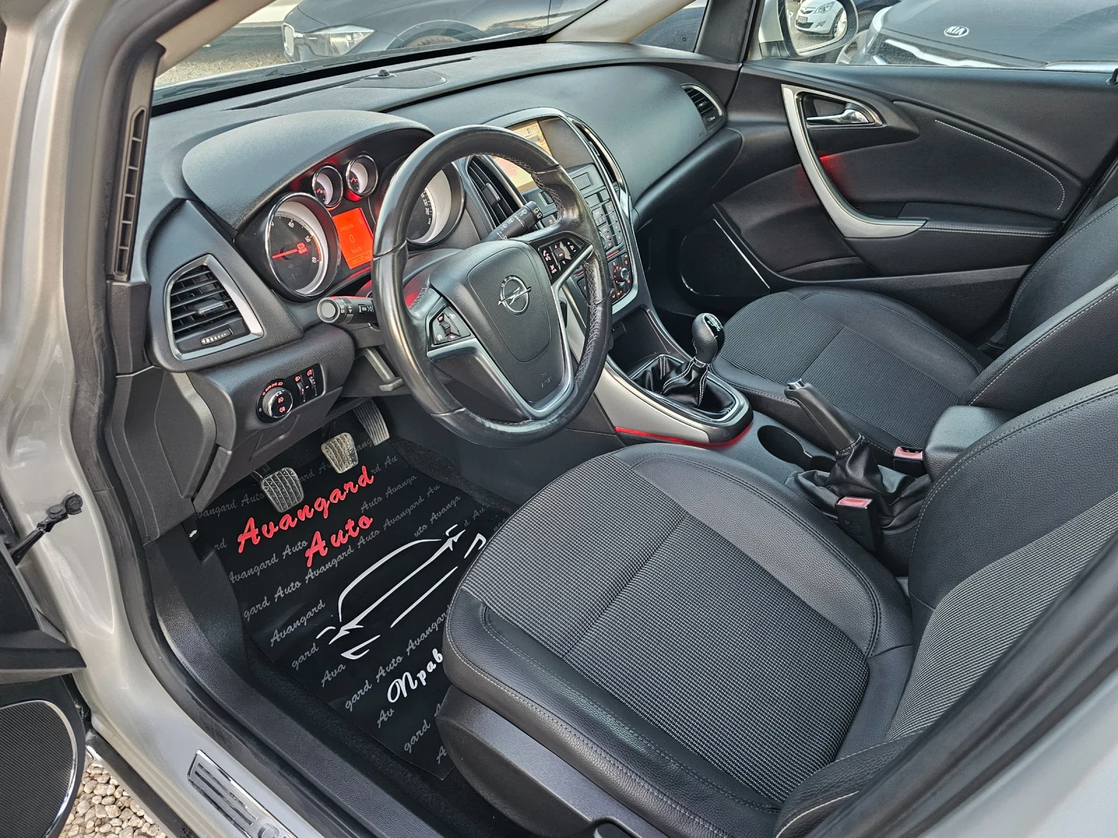 Opel Astra 1.7CDTi, 125�.�., Cosmo  | Mobile.bg � ����������� 8