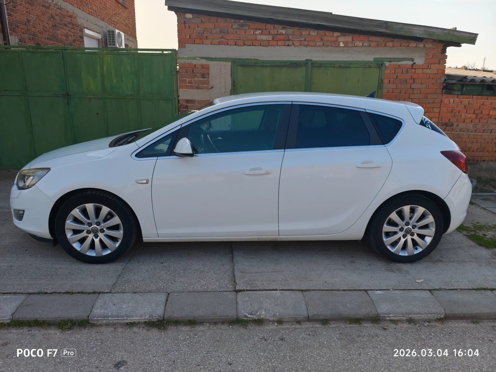 Opel Astra Astra J, снимка 2 - Автомобили и джипове - 53712261