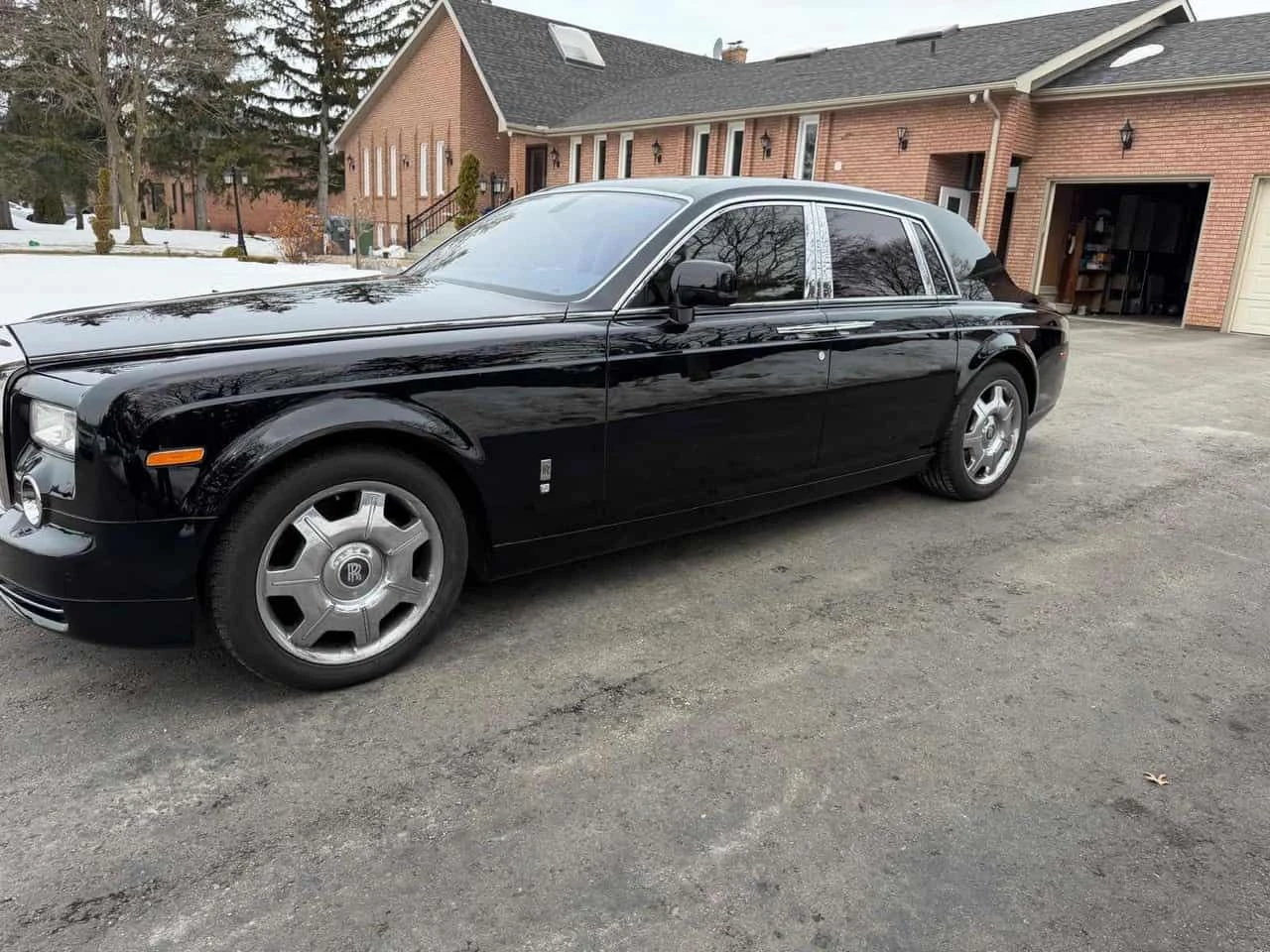 Rolls-Royce Phantom * 4dr Sdn * CARFAX * ЦЕНА ДО БГ, снимка 2 - Автомобили и джипове - 53741087