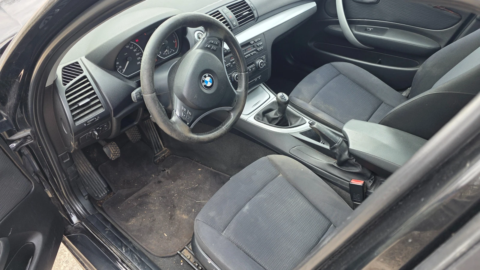 BMW 118 2.0d, снимка 12 - Автомобили и джипове - 53906965
