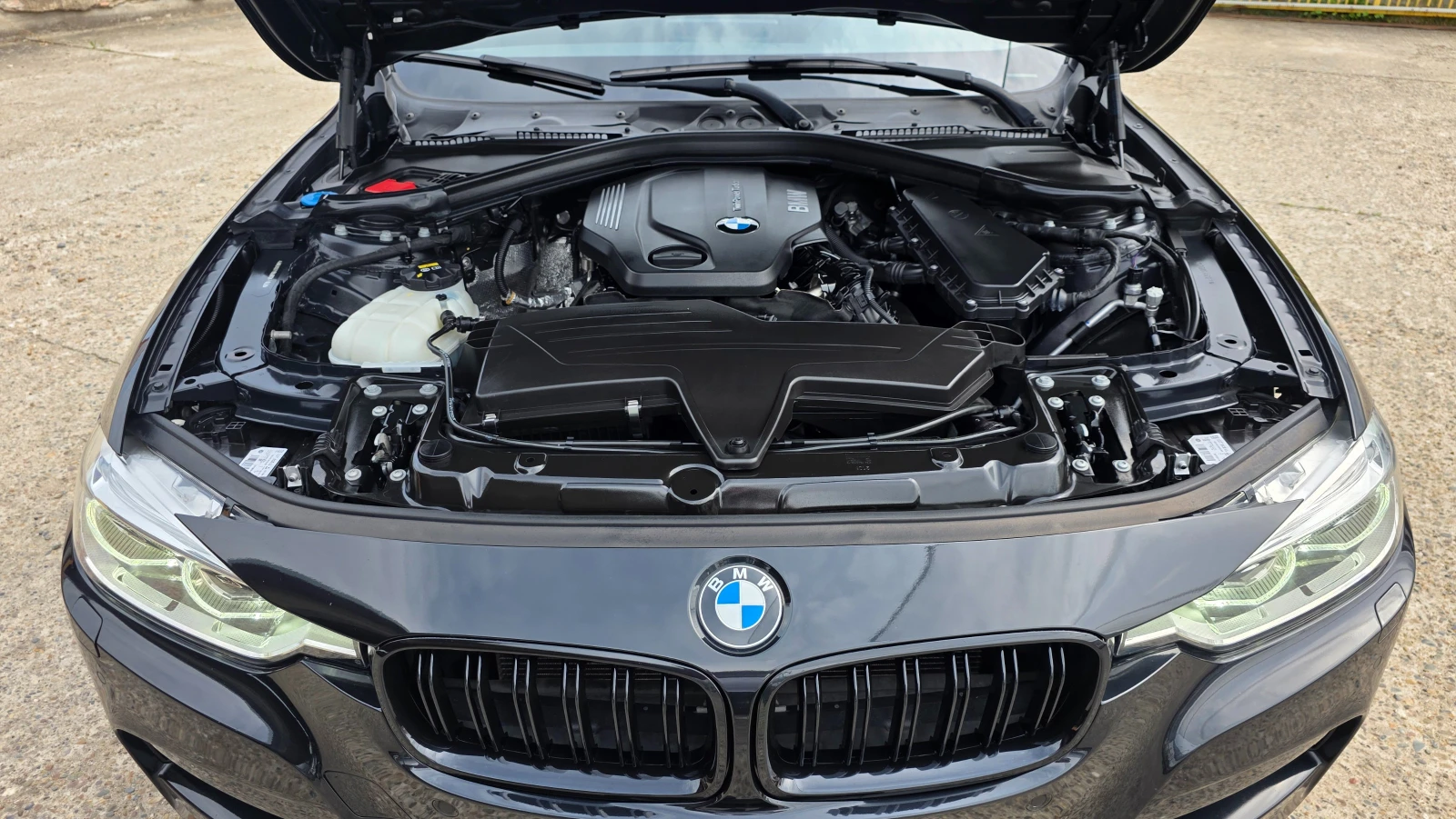 BMW 320 M-Pacet/120хил.км./X-Drive/Швейцария, снимка 16 - Автомобили и джипове - 54456760