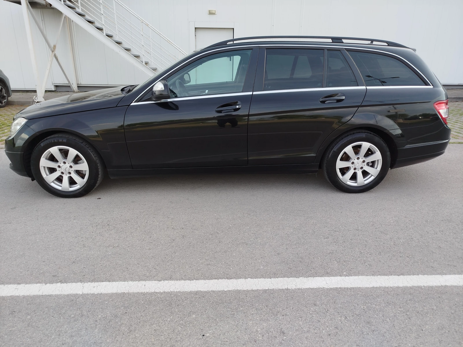 Mercedes-Benz C 180 C180-NAVIGACIA, снимка 3 - Автомобили и джипове - 54670377