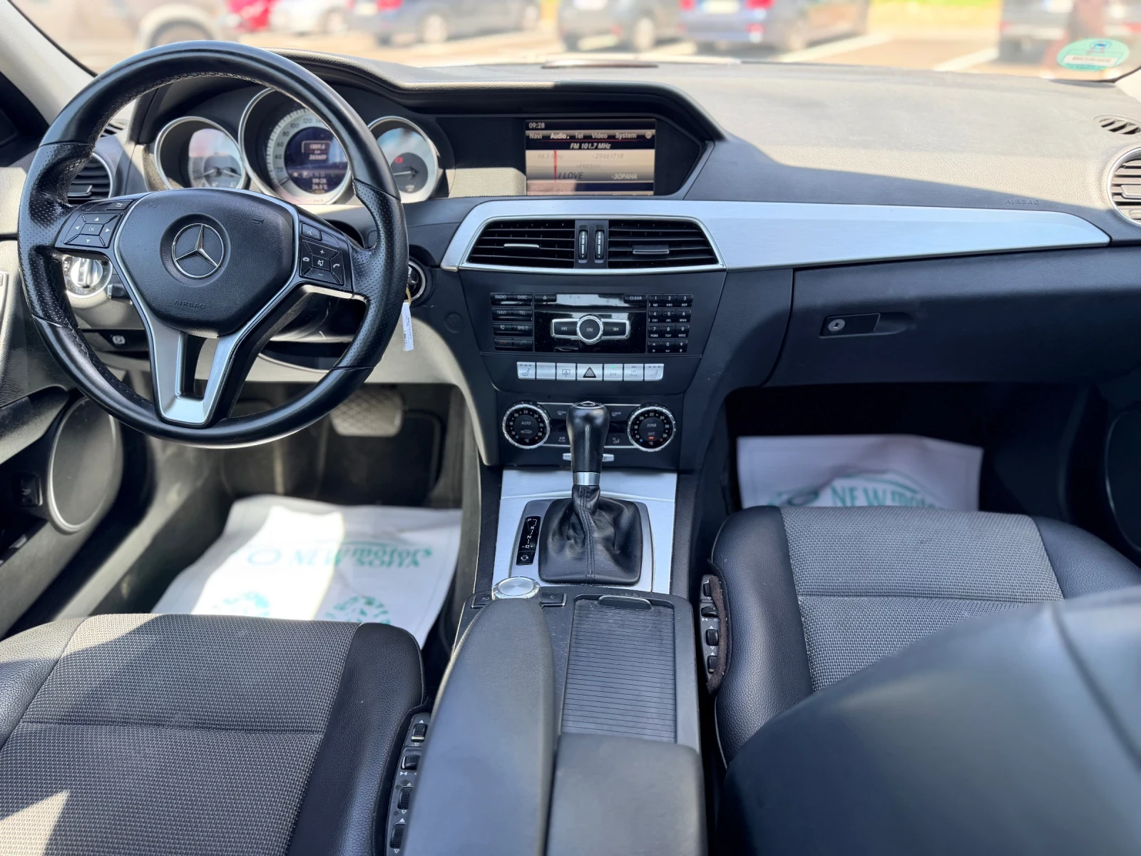 Mercedes-Benz C 250 CDi-Avangarde-Лизиг през Уникредит по 187 евро , снимка 12 - Автомобили и джипове - 54678960