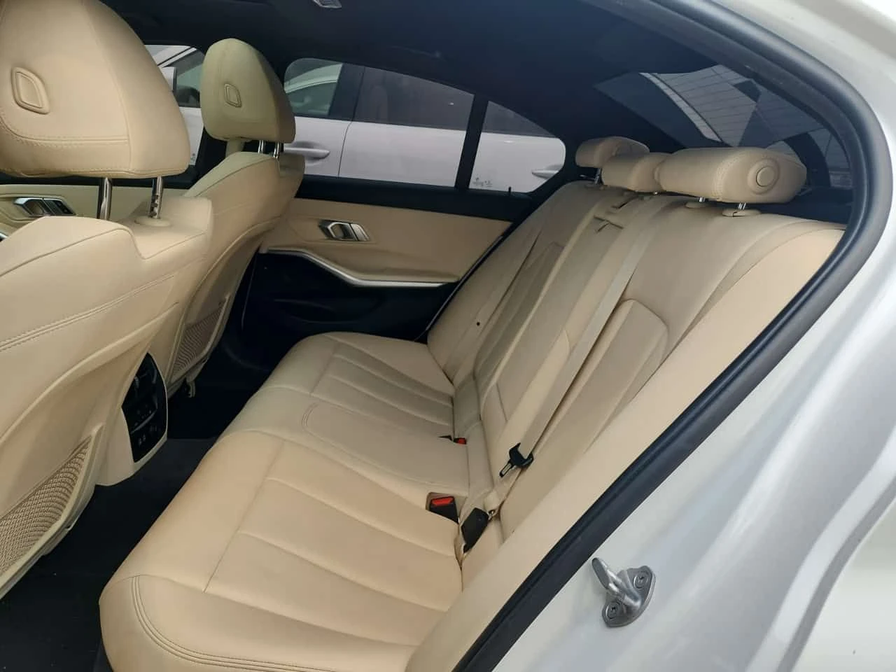 BMW 330 * Sedan 330i Xdrive * CARFAX * ���� �� �� | Mobile.bg � ����������� 13