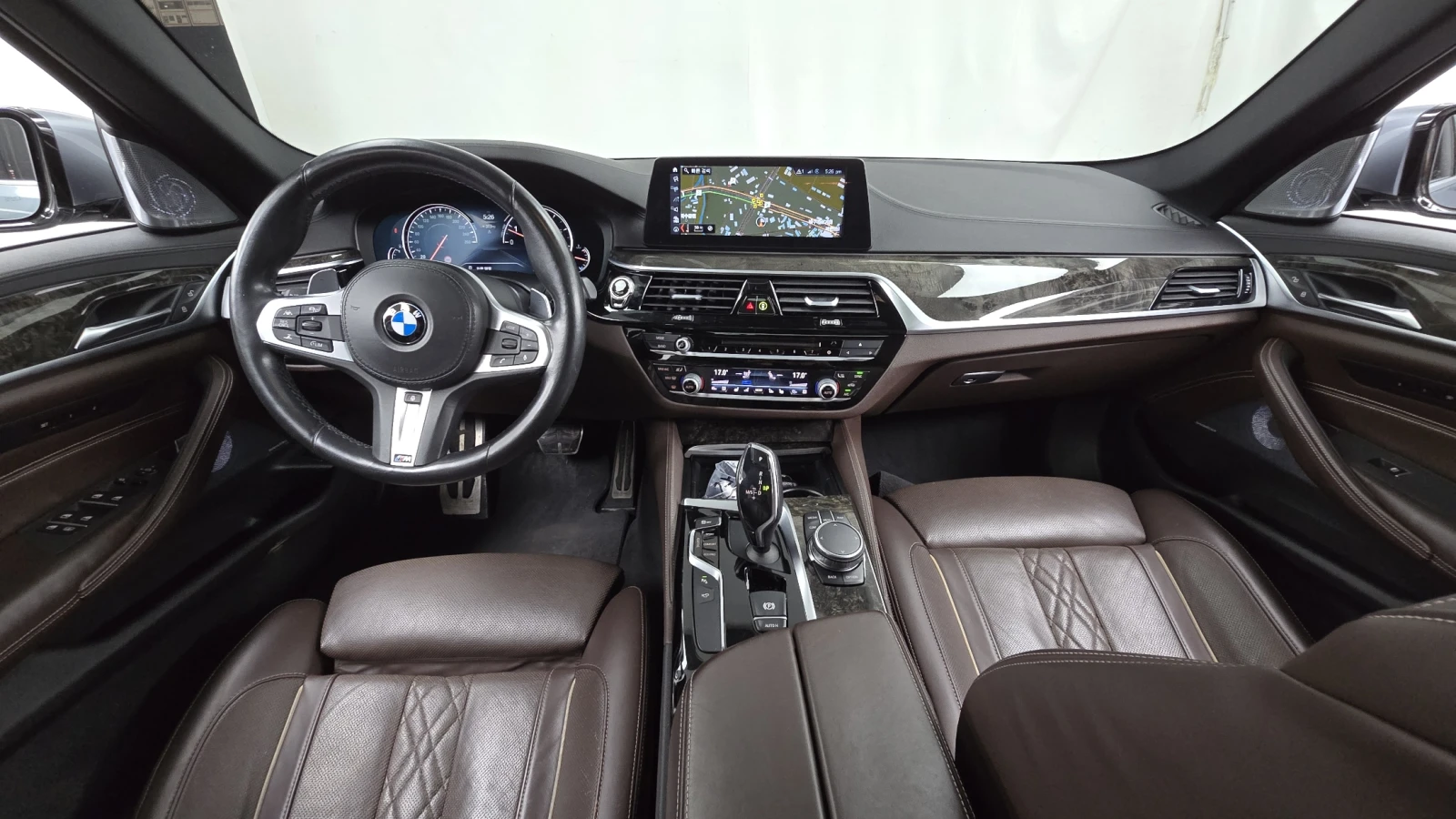 BMW 540 M-PK* B58* DIS* HUD* ОБДУХ* SOFT-CLOSE* HARMAN* КР, снимка 7 - Автомобили и джипове - 55574283