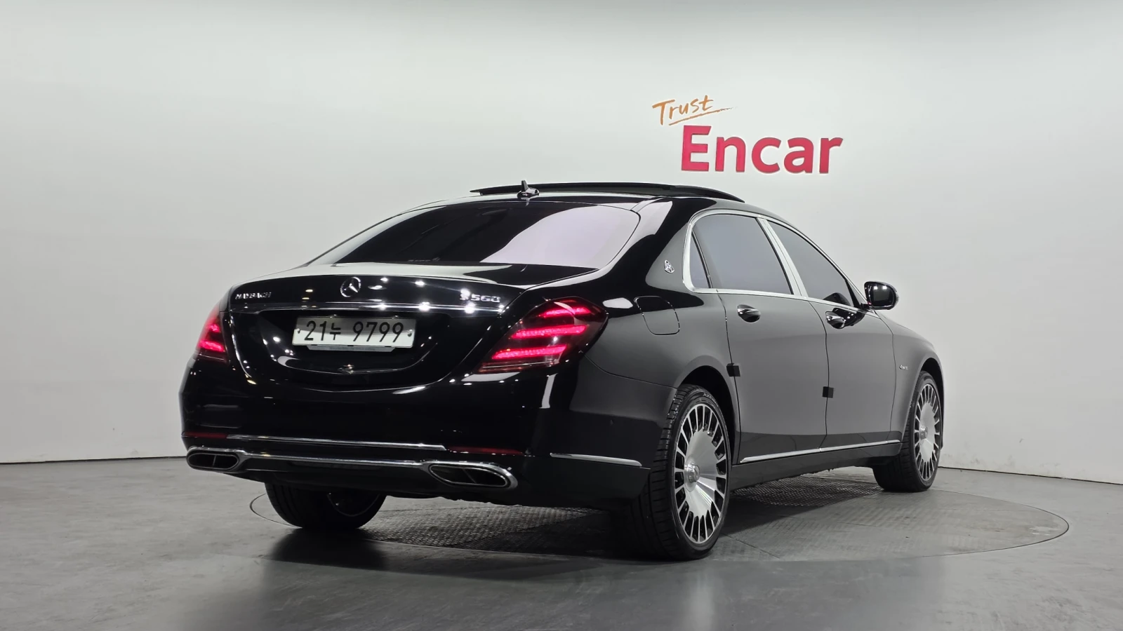 Mercedes-Benz S 560 Maybach* 360* ОБДУХВАНЕ* HUD* SOFT CLOSE* КРАЙНА Ц, снимка 2 - Автомобили и джипове - 55983561