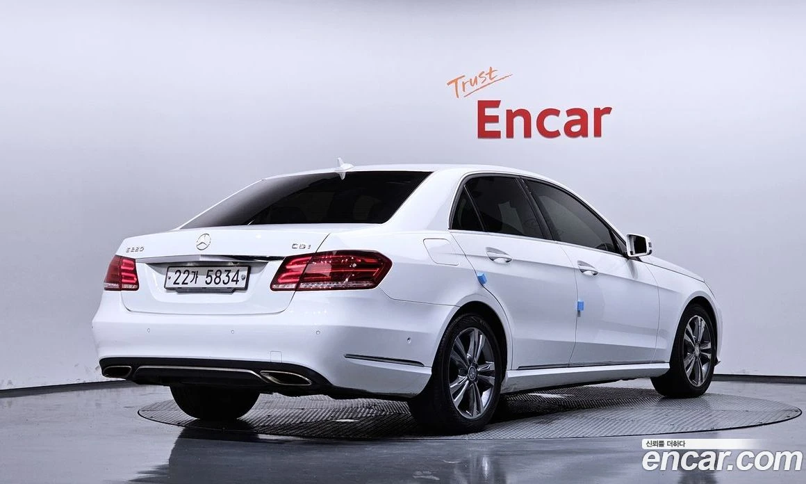 Mercedes-Benz E 220 E220 CDI Avantgarde, снимка 2 - Автомобили и джипове - 56122871