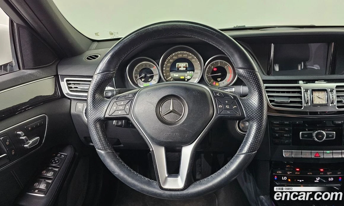 Mercedes-Benz E 220 E220 CDI Avantgarde, снимка 13 - Автомобили и джипове - 56122871
