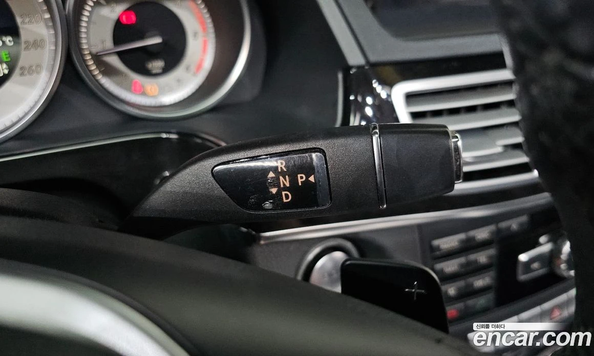 Mercedes-Benz E 220 E220 CDI Avantgarde, снимка 9 - Автомобили и джипове - 56122871