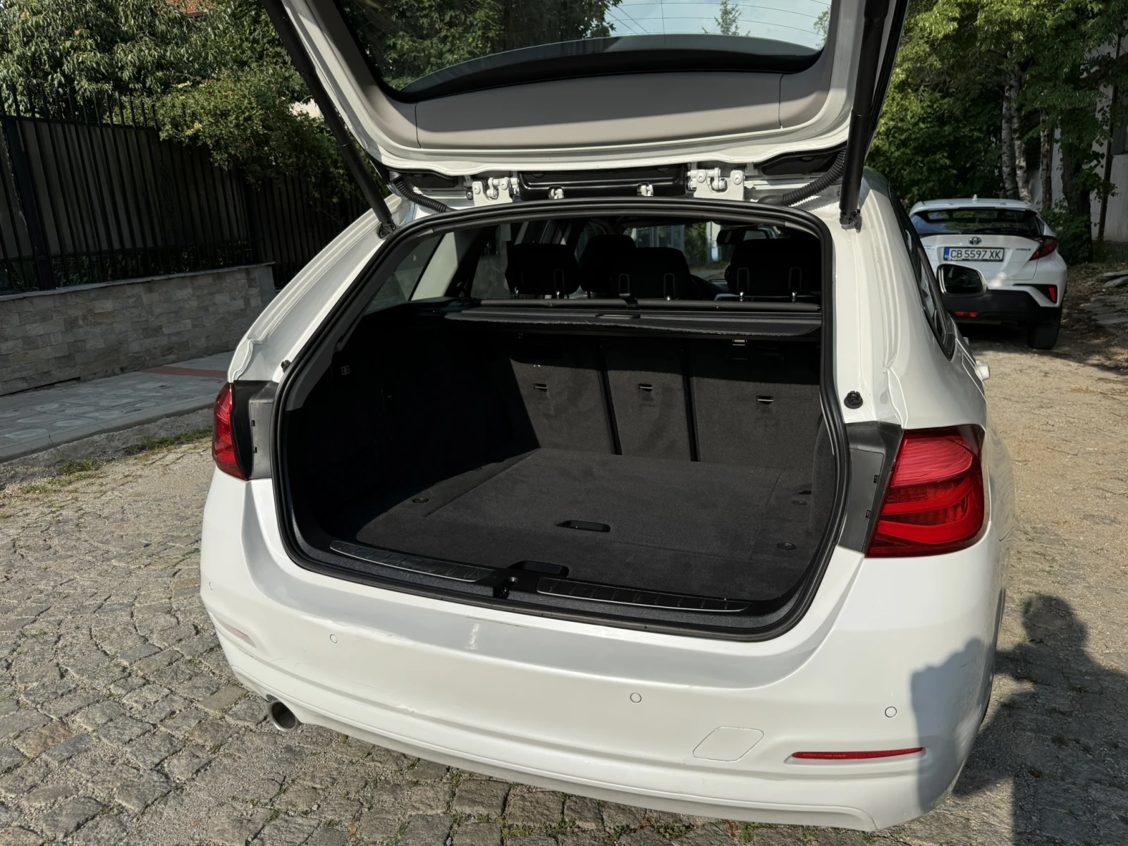 BMW 318 FACELIFT, снимка 14 - Автомобили и джипове - 56133370