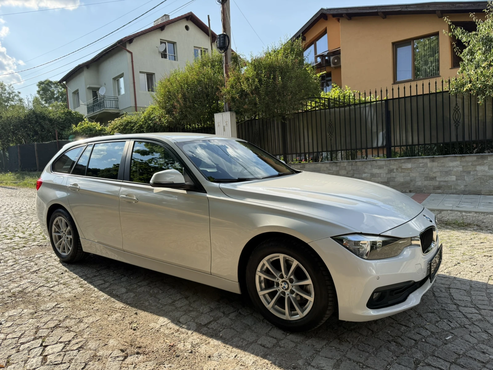 BMW 318 FACELIFT, снимка 9 - Автомобили и джипове - 56133370