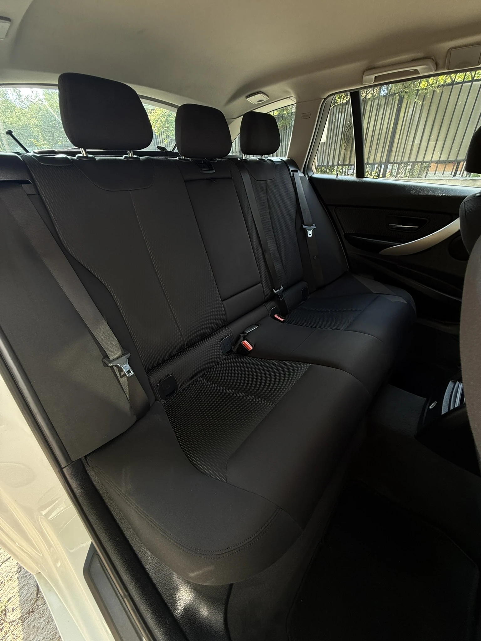 BMW 318 FACELIFT, снимка 13 - Автомобили и джипове - 56133370