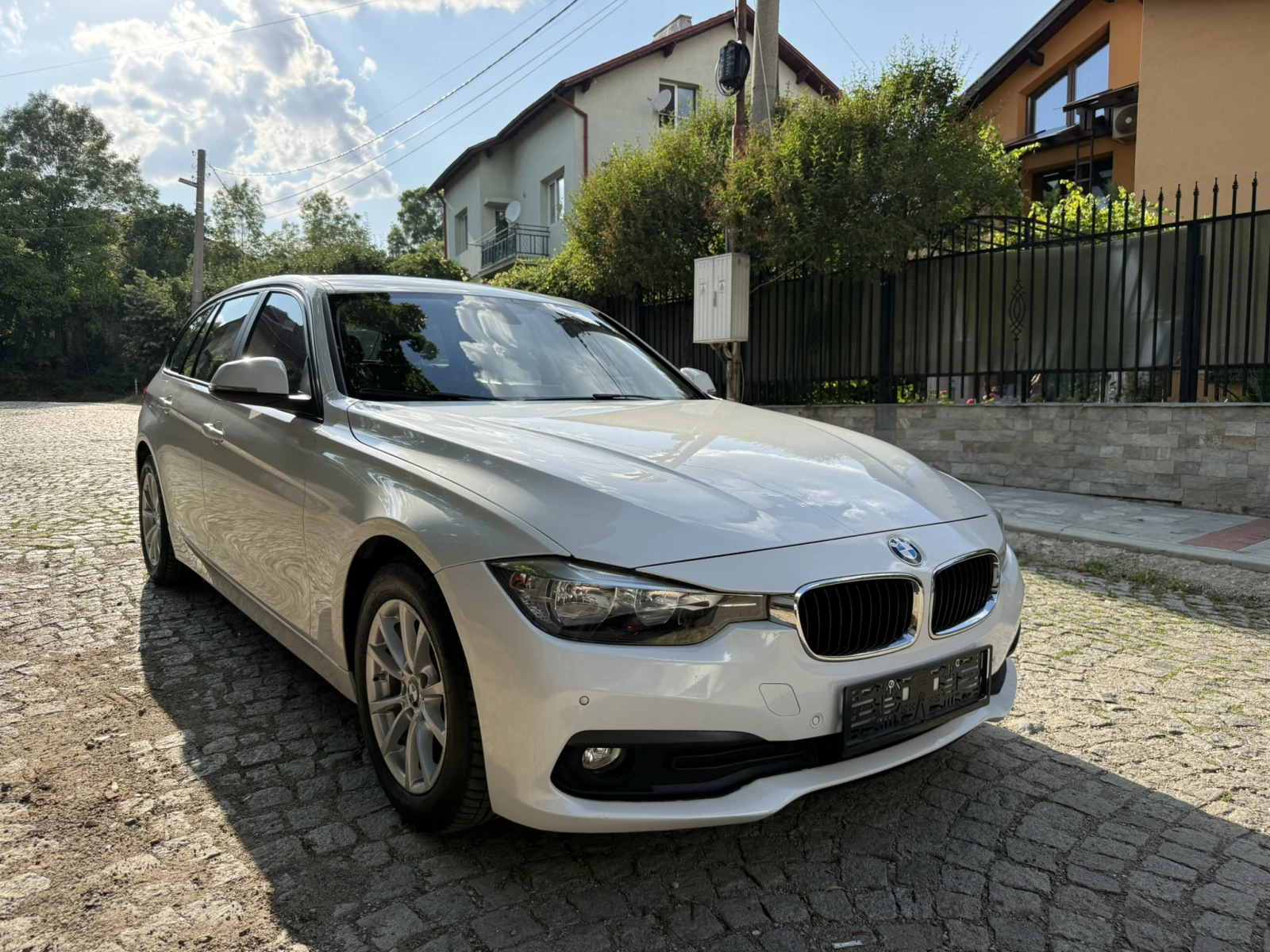 BMW 318 FACELIFT, снимка 2 - Автомобили и джипове - 56133370