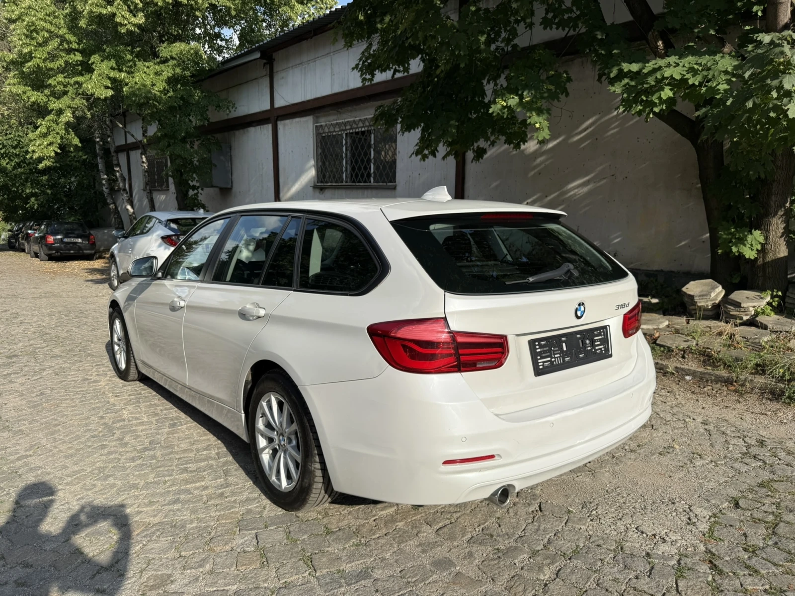 BMW 318 FACELIFT, снимка 5 - Автомобили и джипове - 56133370
