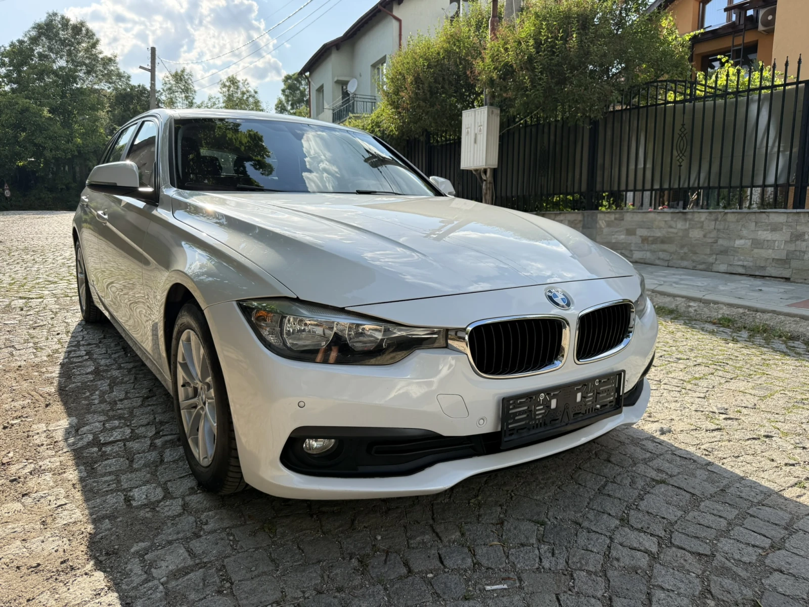BMW 318 FACELIFT, снимка 16 - Автомобили и джипове - 56133370