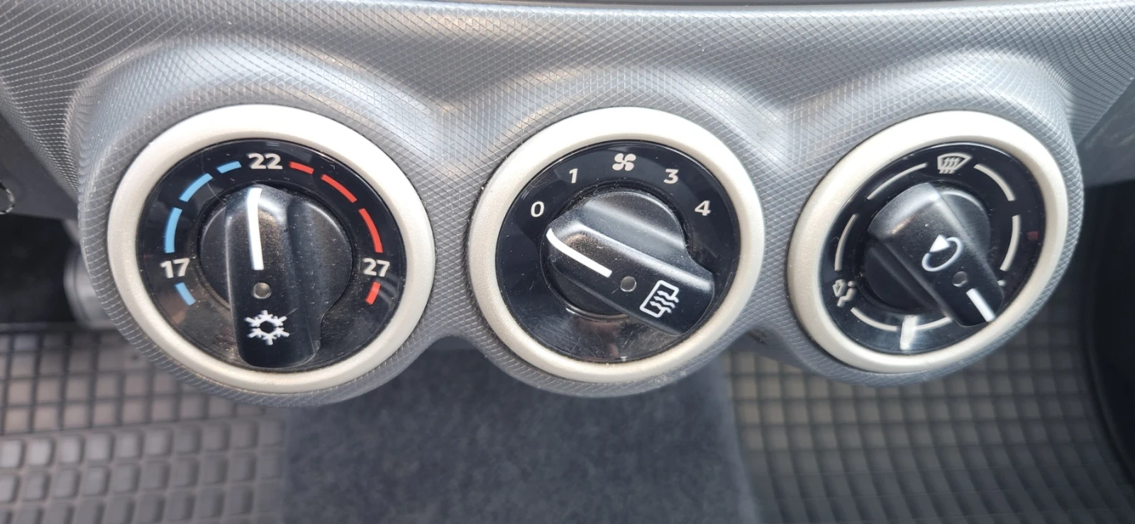 Smart Forfour 1.5i, снимка 15 - Автомобили и джипове - 56293592
