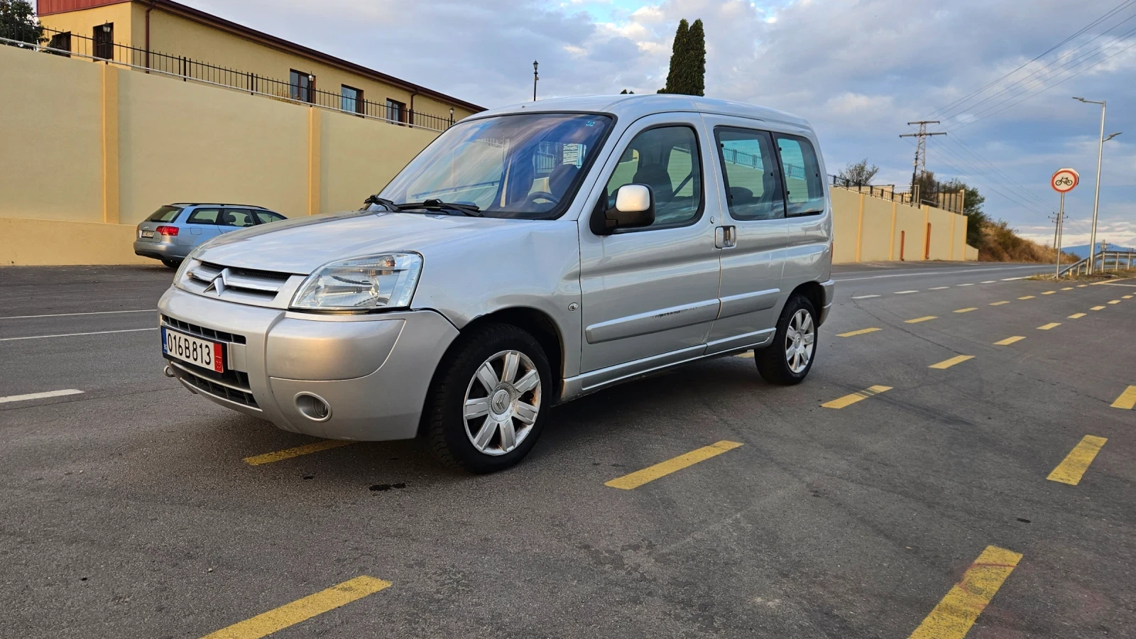 Citroen Berlingo 1.6 HDI, снимка 8 - Автомобили и джипове - 56618488
