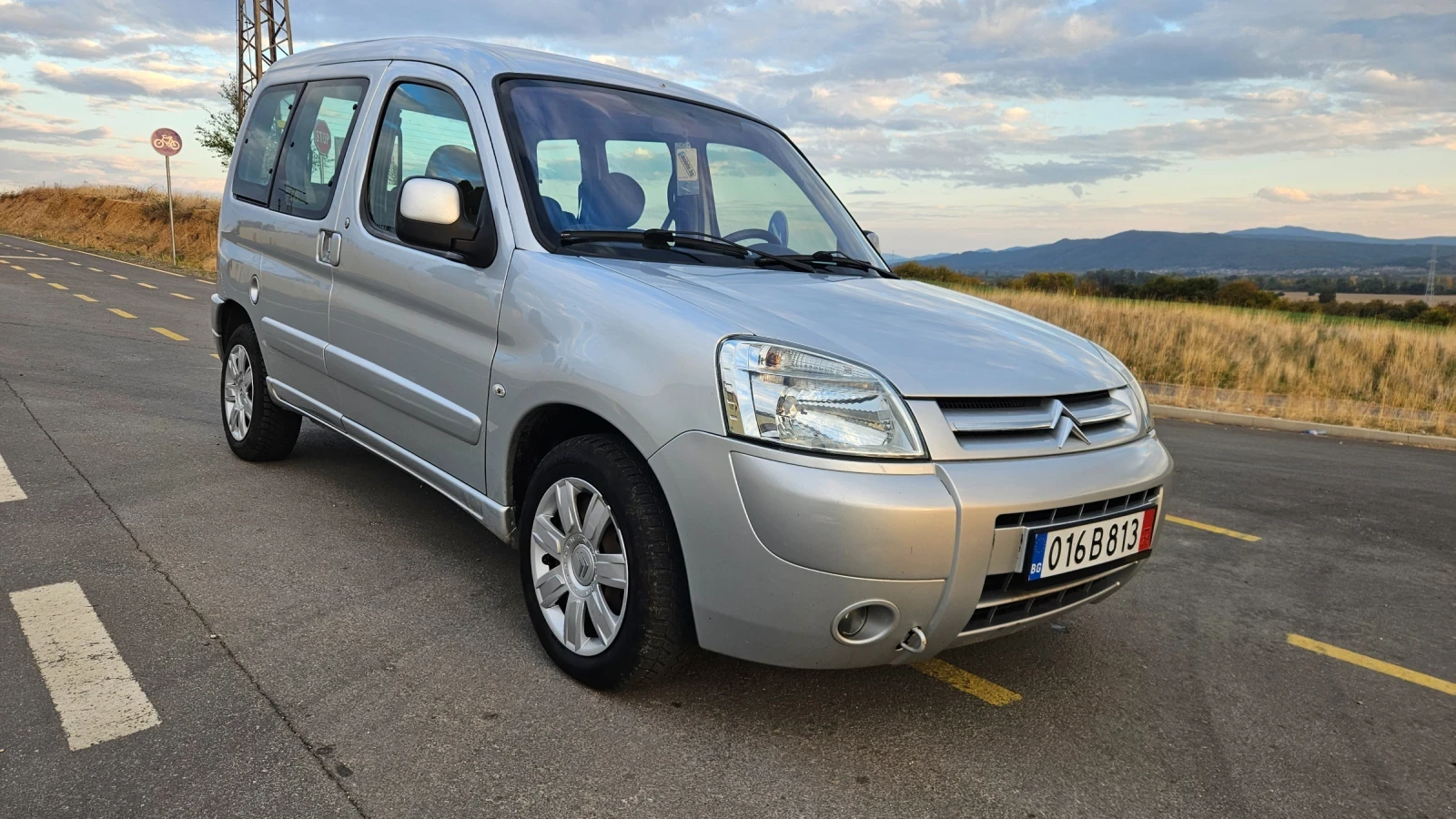 Citroen Berlingo 1.6 HDI, снимка 2 - Автомобили и джипове - 56618488