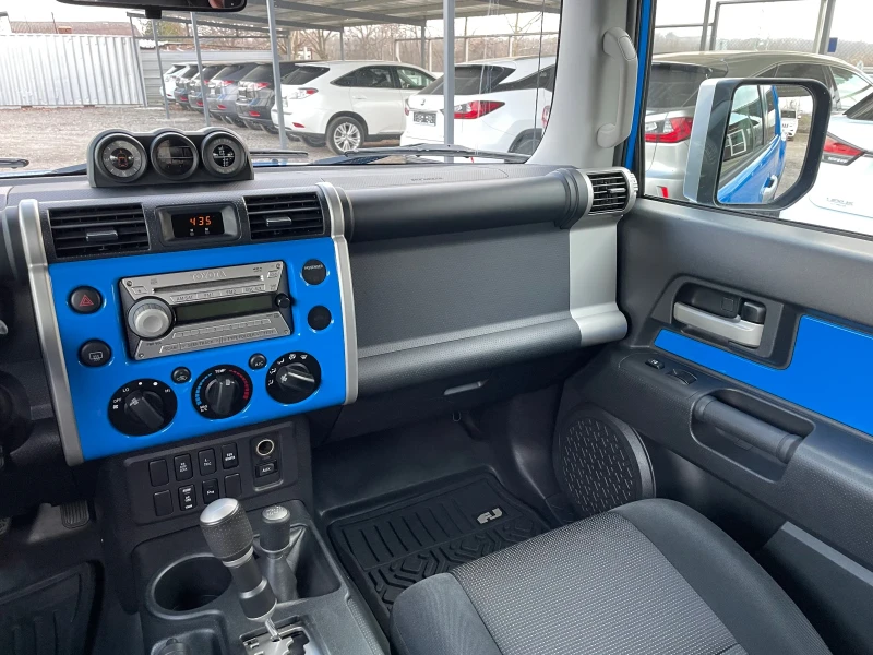 Toyota Fj cruiser 4.0/V6/Automatic/Блокаж диференциал , снимка 15 - Автомобили и джипове - 48811666