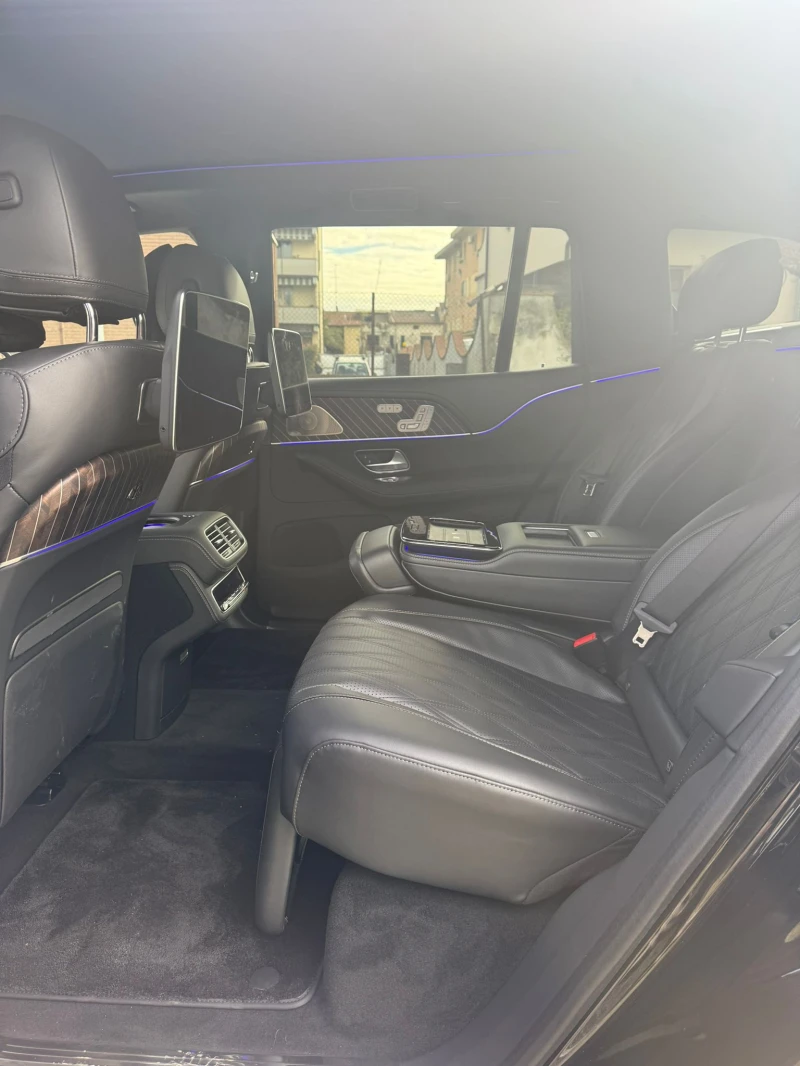Mercedes-Benz GLS 600 Maybach* Night Series* TV, снимка 9 - Автомобили и джипове - 52576277
