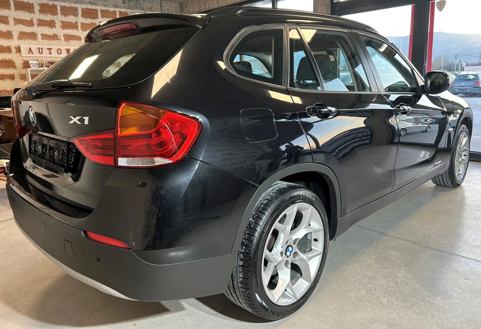 BMW X1 xDrive 2.0D - изображение 4