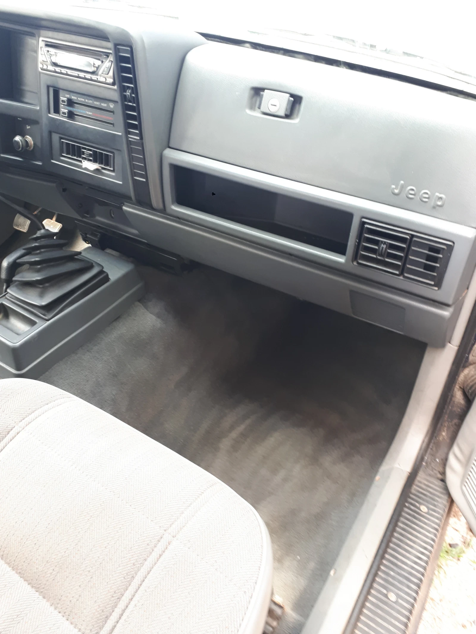 Jeep Cherokee  - изображение 10
