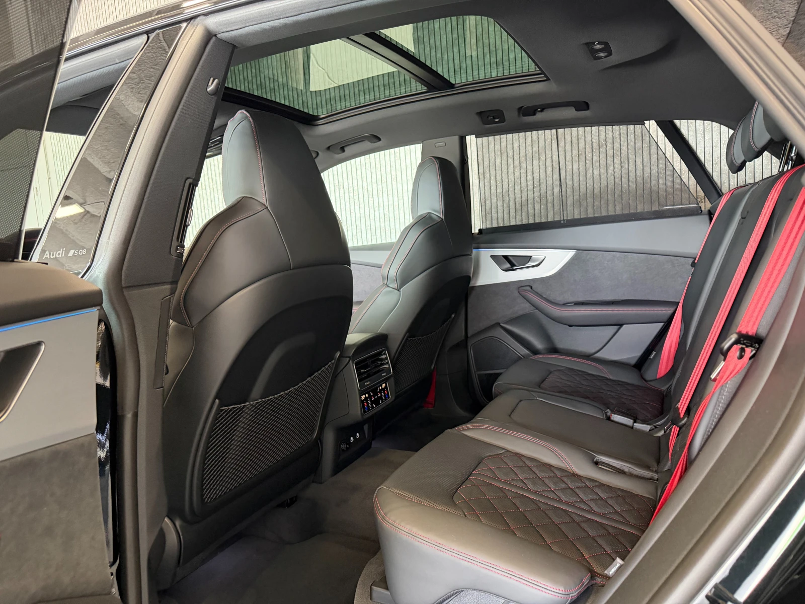 Audi SQ8 TSFI QUATTRO HEAD UP PANO 360 CAMERA, снимка 15 - Автомобили и джипове - 54465222