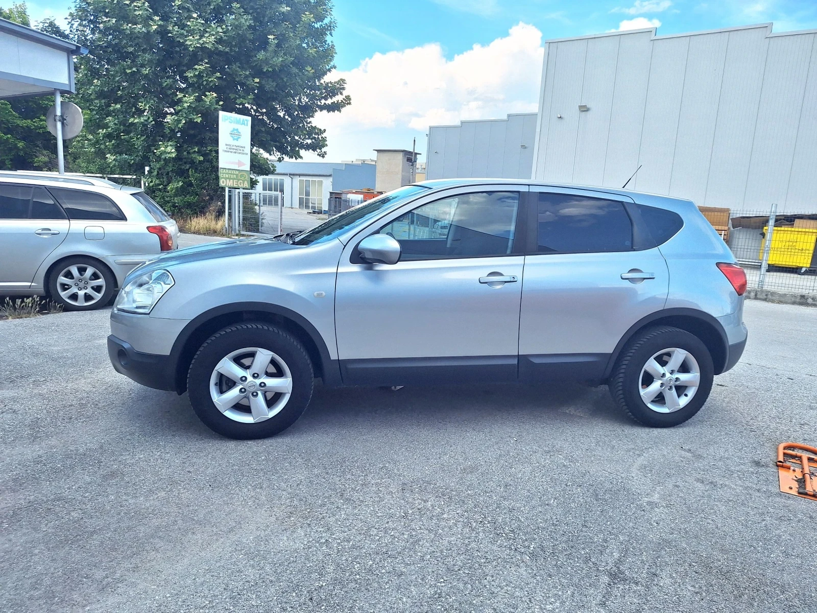 Nissan Qashqai 1.5dci, снимка 4 - Автомобили и джипове - 54952002