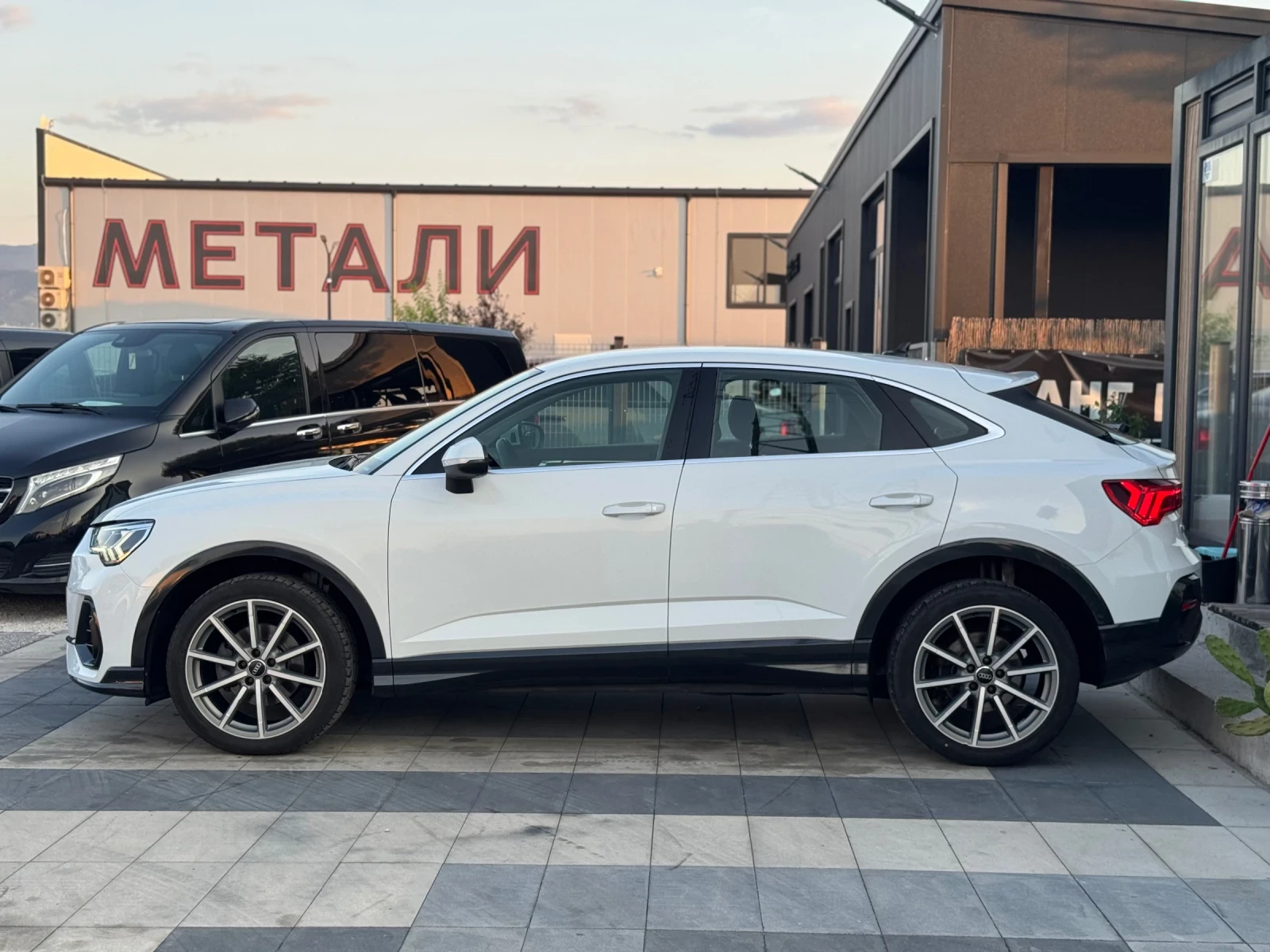 Audi Q3 Sportback 2.0TDI 220хил.км * Ambient* , снимка 5 - Автомобили и джипове - 55179715