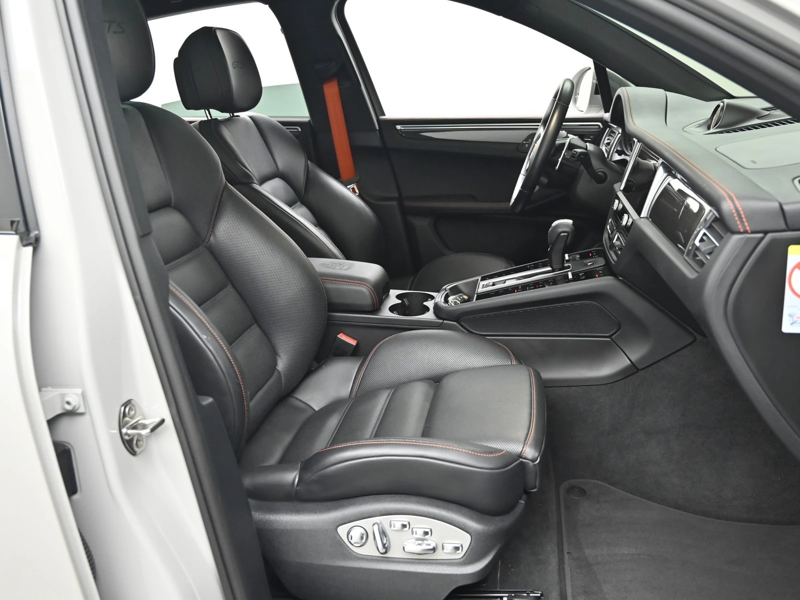 Porsche Macan НАЛИЧНА КРАЙНА ЦЕНА, снимка 8 - Автомобили и джипове - 55227137