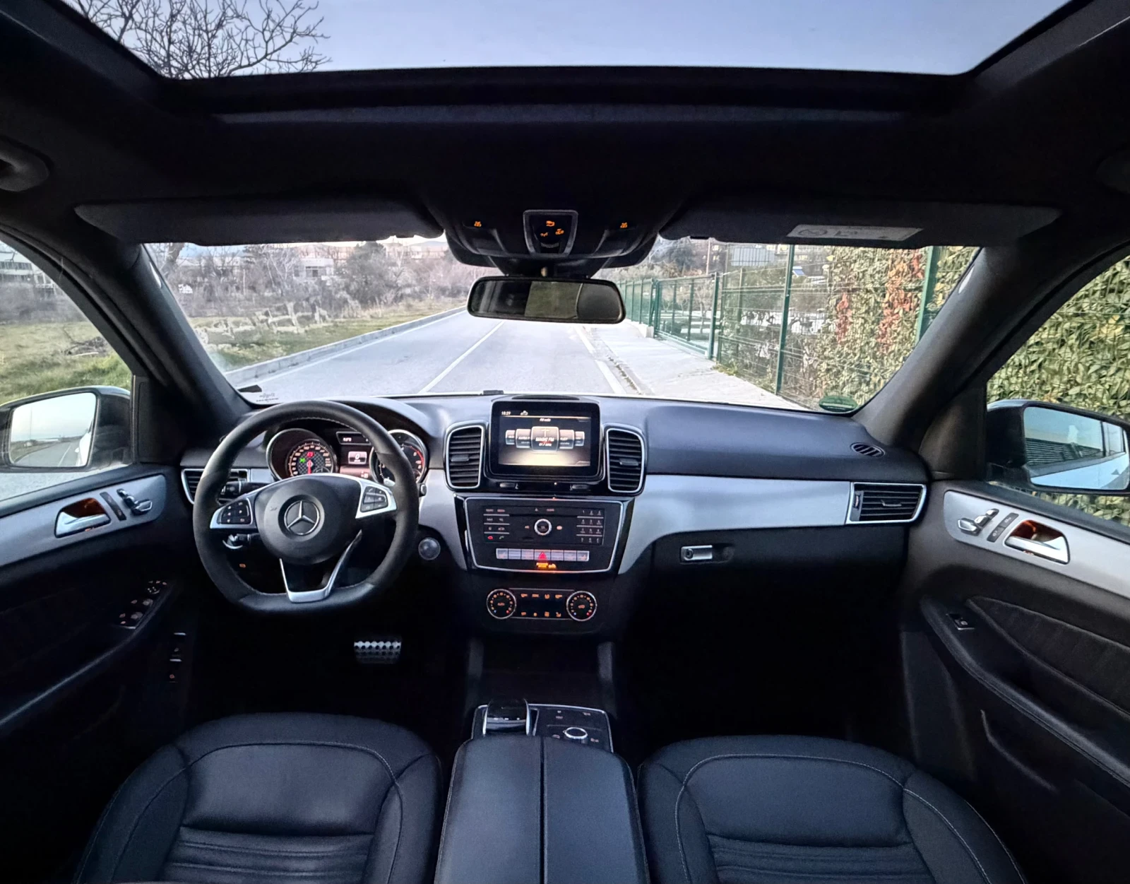 Mercedes-Benz GLE 350 CDI* AMG* PANORAMA, снимка 10 - Автомобили и джипове - 55812074