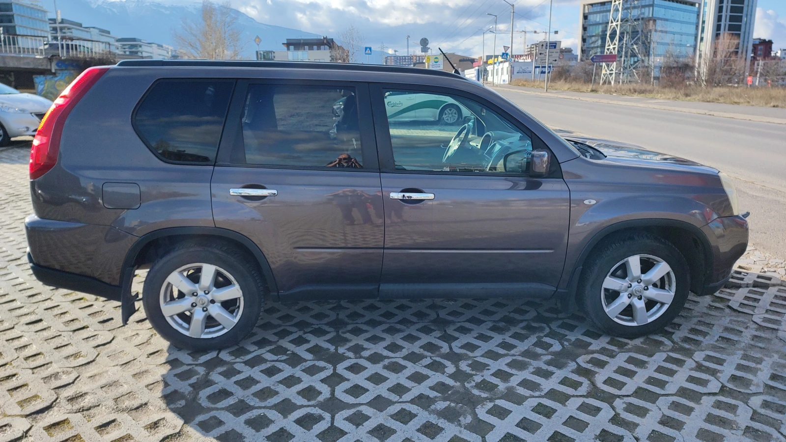 Nissan X-trail T31, снимка 7 - Автомобили и джипове - 56260785