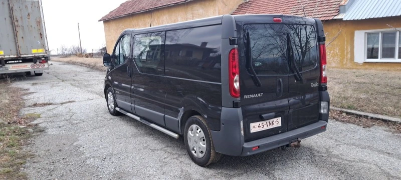 Renault Trafic 2.5 DCI, снимка 5 - Бусове и автобуси - 46965361