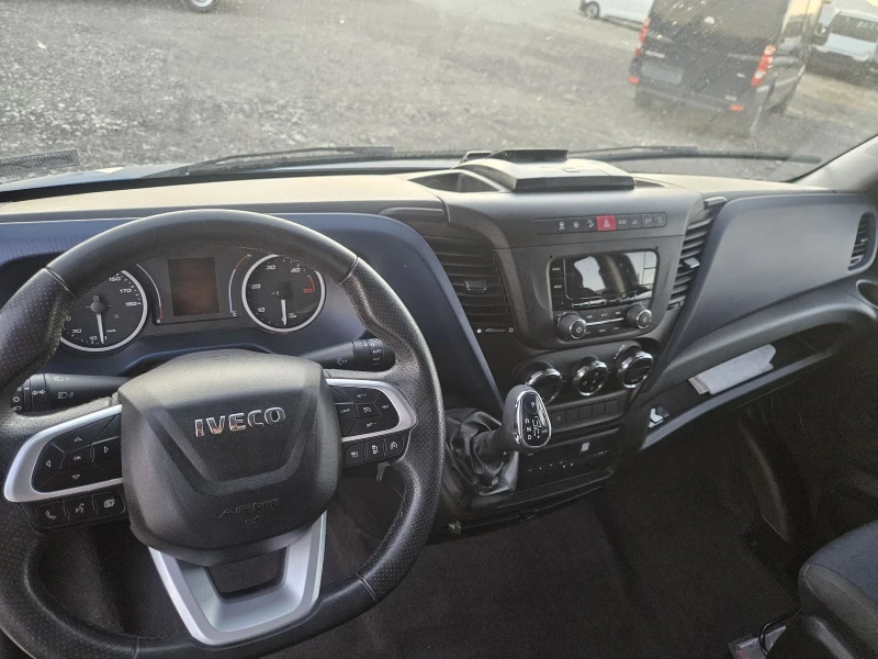 Iveco Daily 70C 18, 6 места, 6 метра дължина , Климатик, снимка 10 - Бусове и автобуси - 47921009