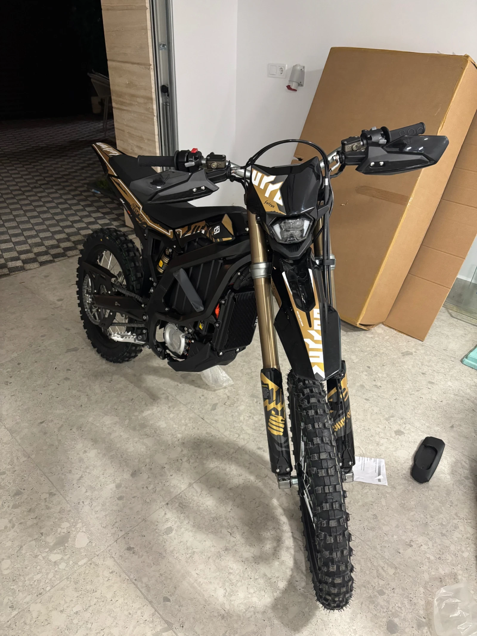 Surron Ultra Bee Guts seat cover, снимка 1