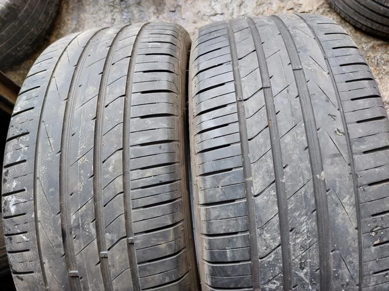 Гуми Летни 255/45R19, снимка 1 - Гуми и джанти - 36675023