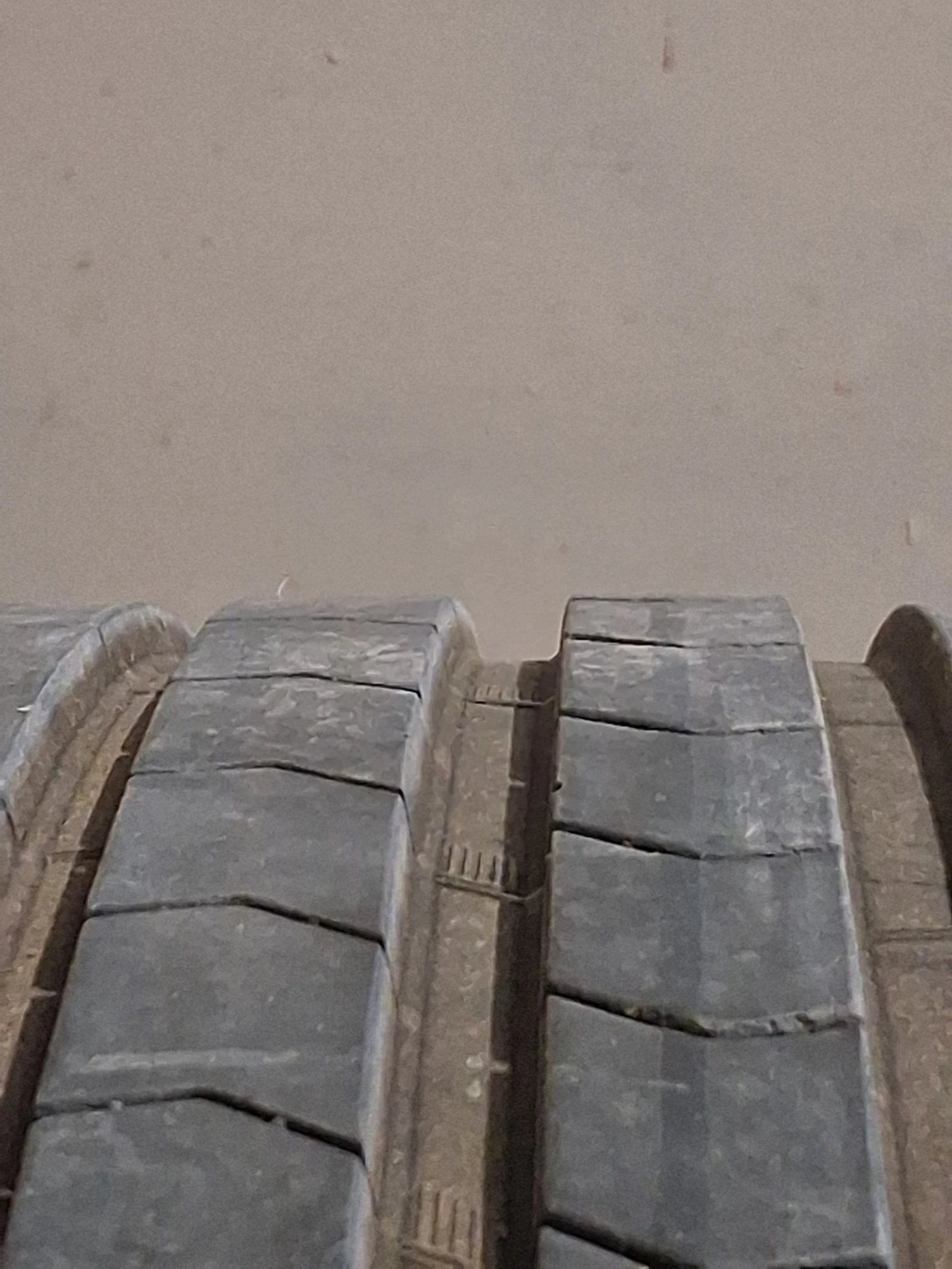 Гуми Летни 225/55R17, снимка 2 - Гуми и джанти - 54041685