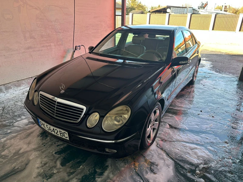 Mercedes-Benz E 220, снимка 1 - Автомобили и джипове - 47908420