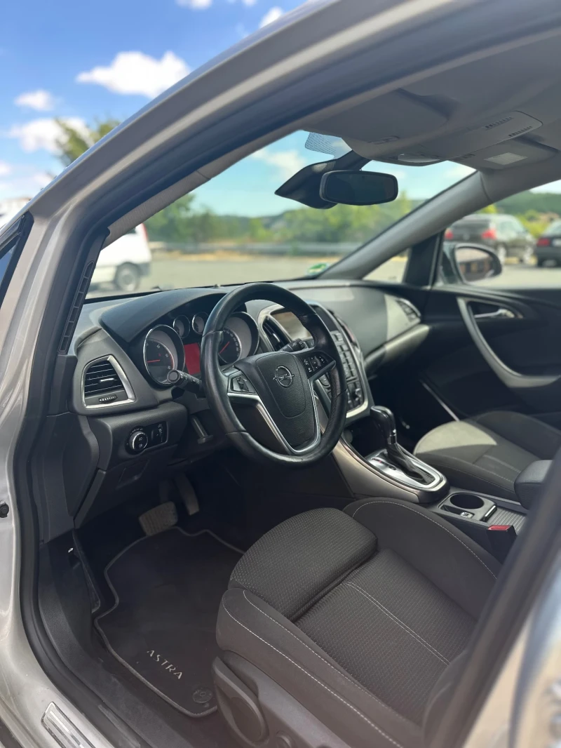 Opel Astra 2.0 CDTI, снимка 9 - Автомобили и джипове - 52351692