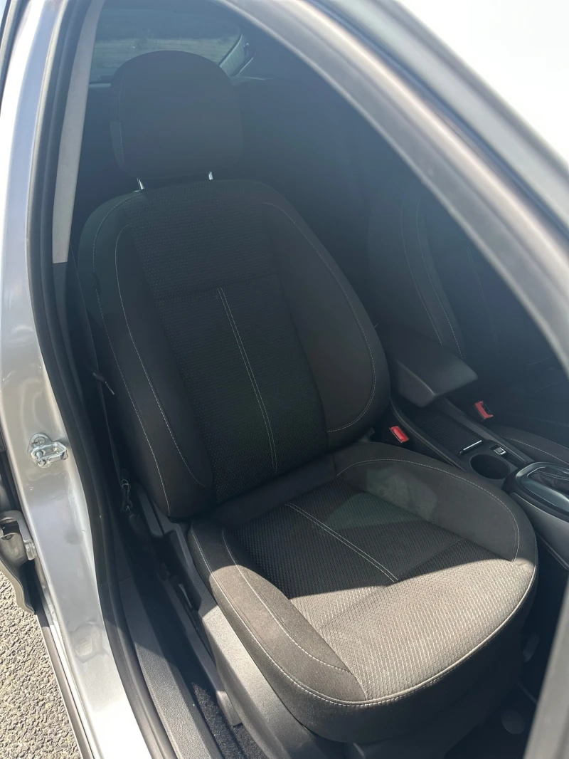 Opel Astra 2.0 CDTI, снимка 14 - Автомобили и джипове - 52351692