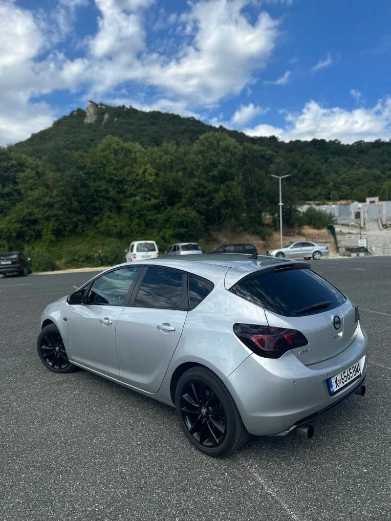Opel Astra 2.0 CDTI, снимка 6 - Автомобили и джипове - 52351692