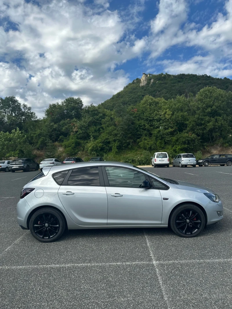 Opel Astra 2.0 CDTI, снимка 7 - Автомобили и джипове - 52351692