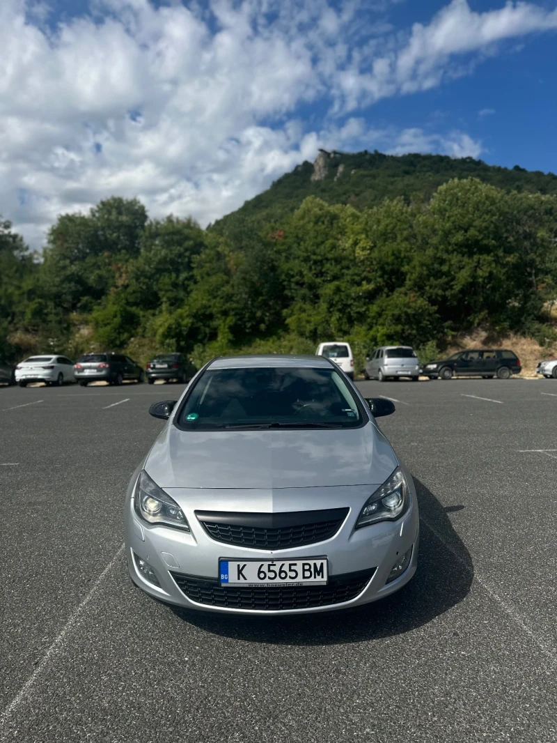 Opel Astra 2.0 CDTI, снимка 2 - Автомобили и джипове - 52351692