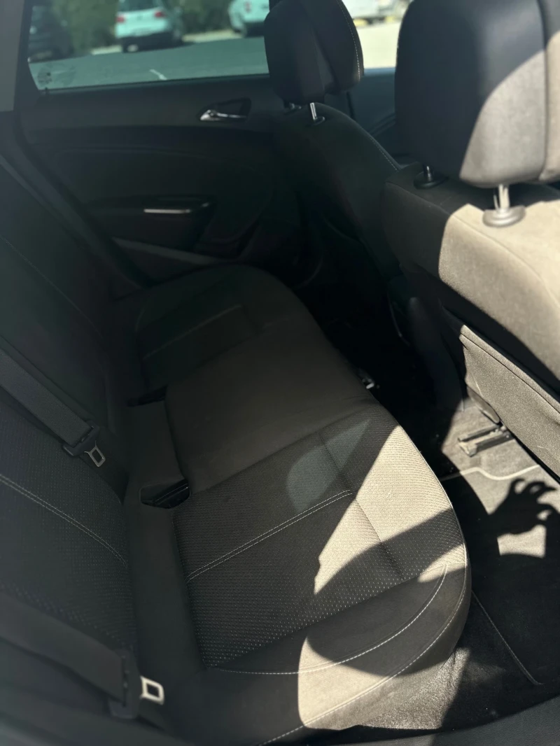 Opel Astra 2.0 CDTI, снимка 15 - Автомобили и джипове - 52351692