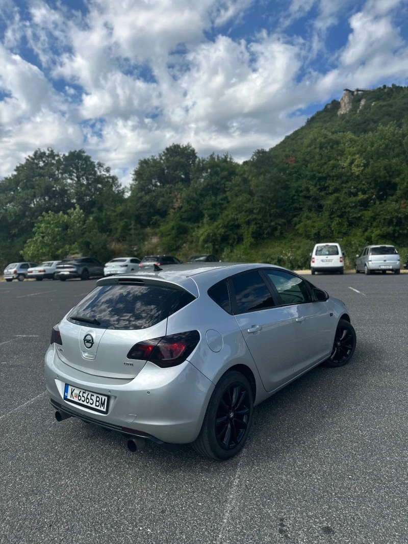 Opel Astra 2.0 CDTI, снимка 5 - Автомобили и джипове - 52351692