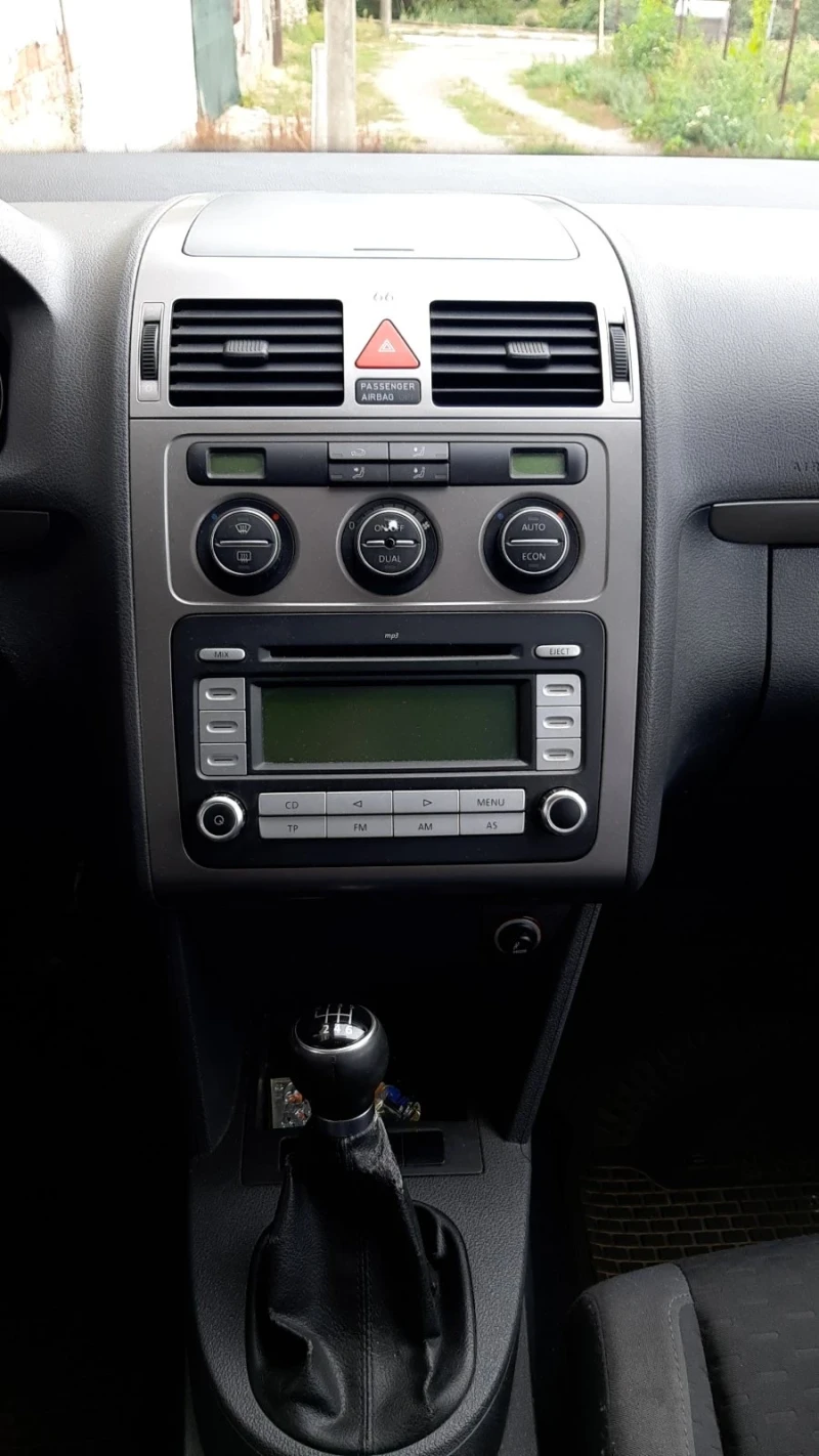 VW Touran, снимка 5 - Автомобили и джипове - 52680483