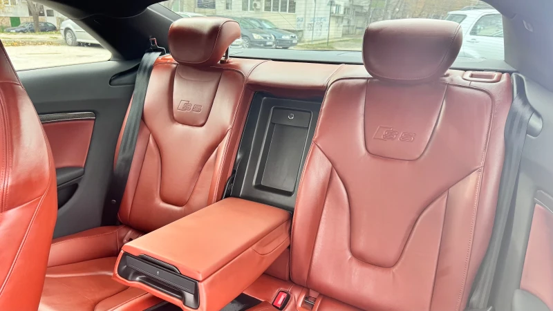 Audi S5 4.2 FSI 354к.с. Напълно обслужен!!!, снимка 11 - Автомобили и джипове - 52991621